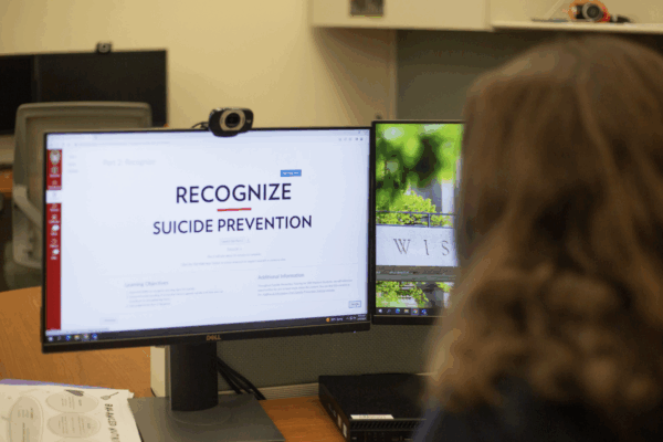 A student takes an online suicide prevention training course through Recognize, Respond, Refer